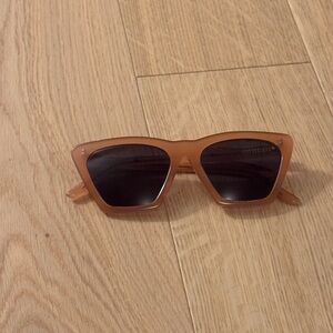 ILLESTEVA Sunglasses